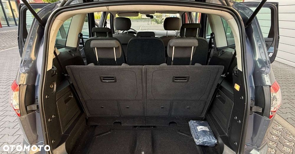 Ford S-Max - 14