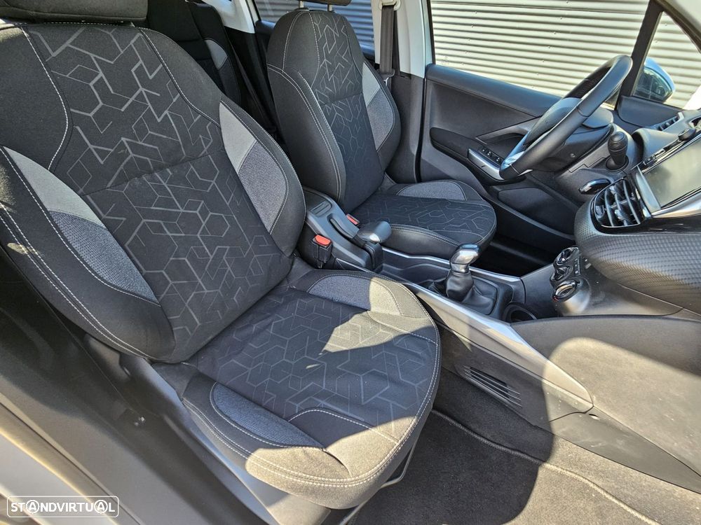 Peugeot 2008 1.6 BlueHDi Style - 26