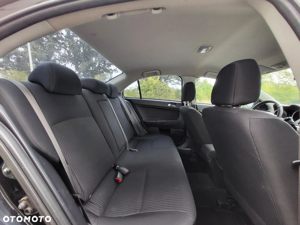 Mitsubishi Lancer - 15