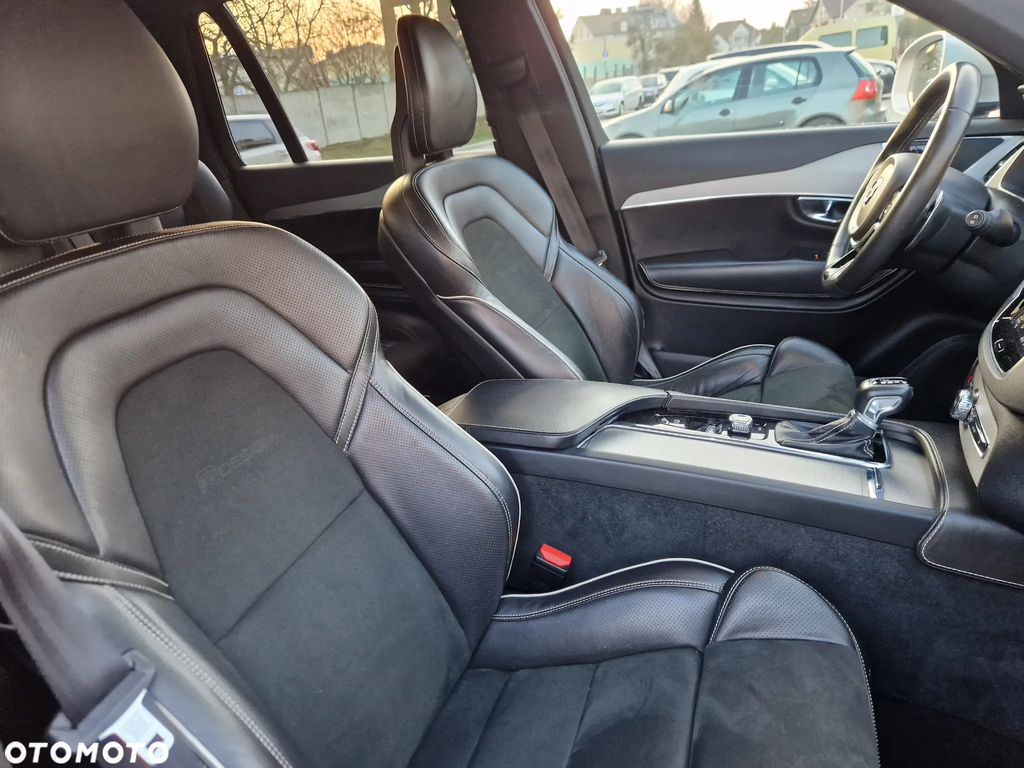 Volvo XC 90 D5 AWD R-Design - 9