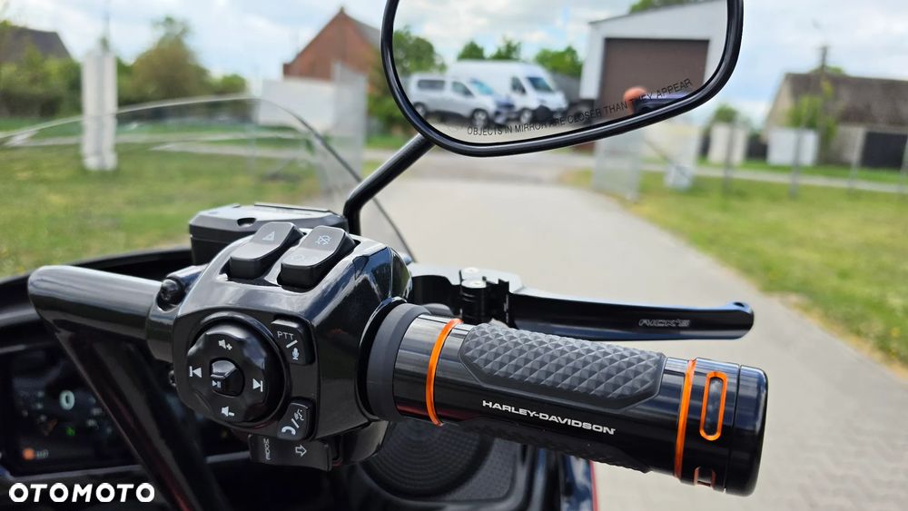 Harley-Davidson Touring Road Glide - 14