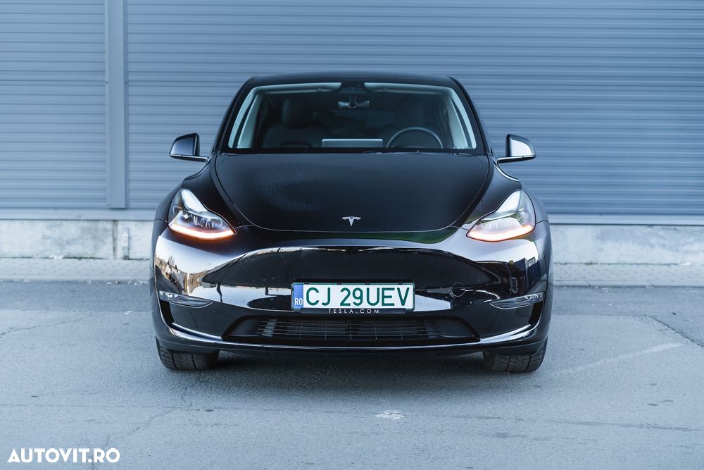 Tesla Model Y - 7