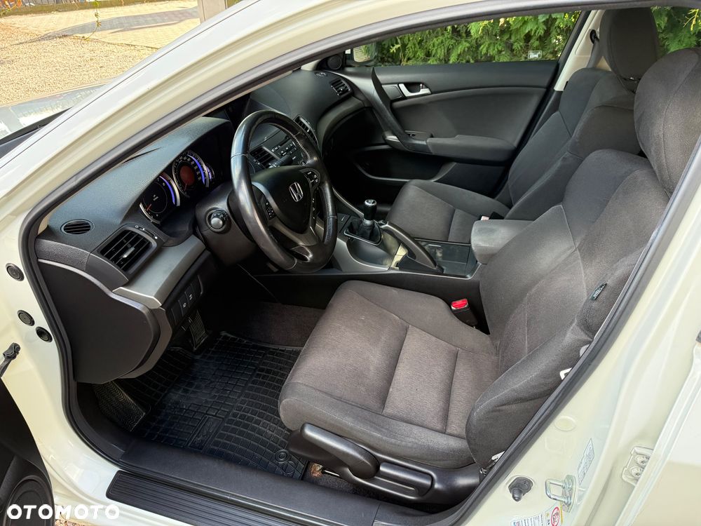 Honda Accord 2.0 Executive - 26