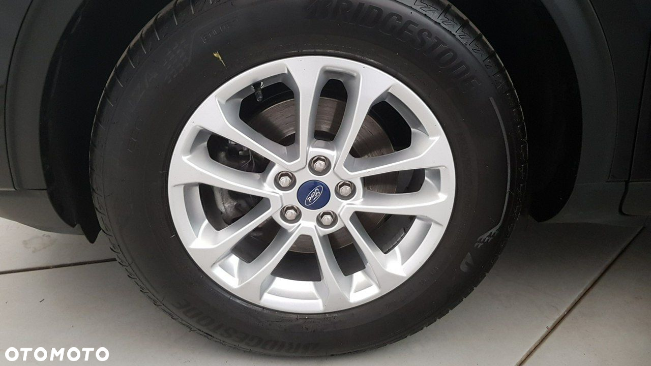 Ford Kuga - 12