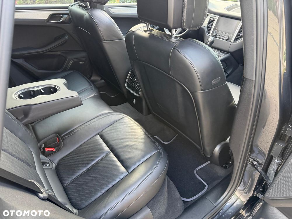Porsche Macan S - 32