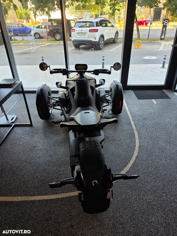 Can-Am Ryker 900 - 5