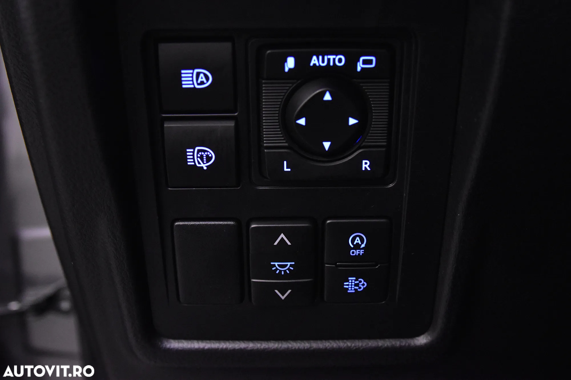 Toyota Land Cruiser - 16