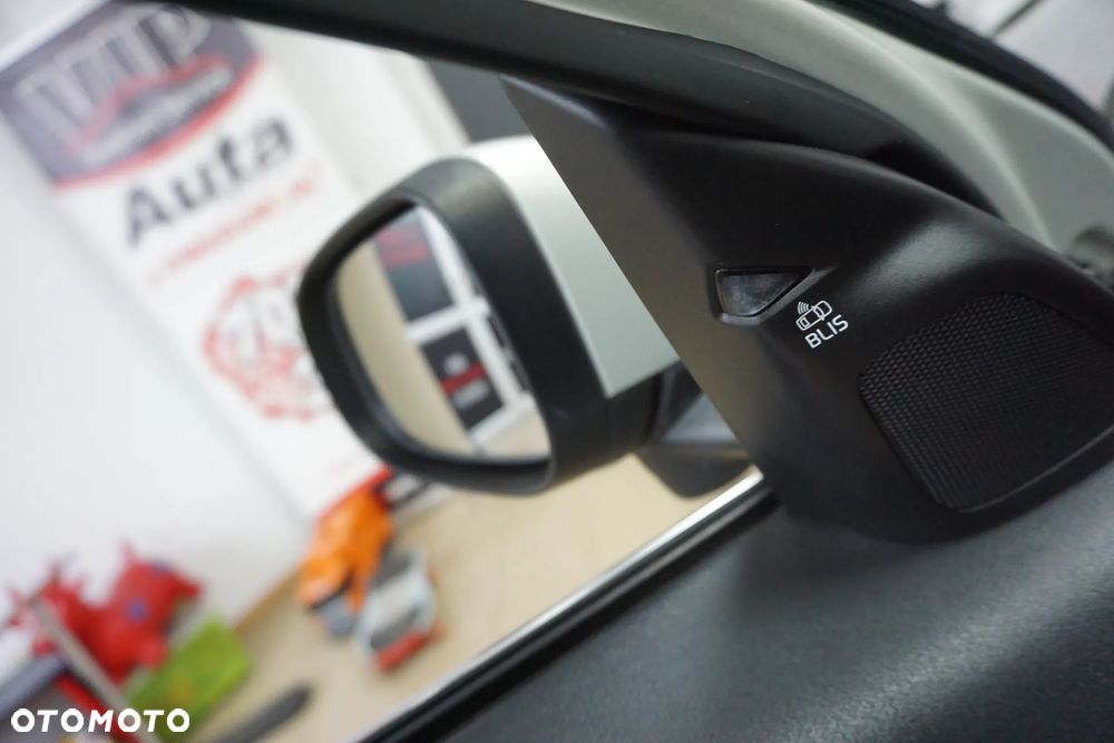 Volvo V60 D4 Geartronic Momentum - 32