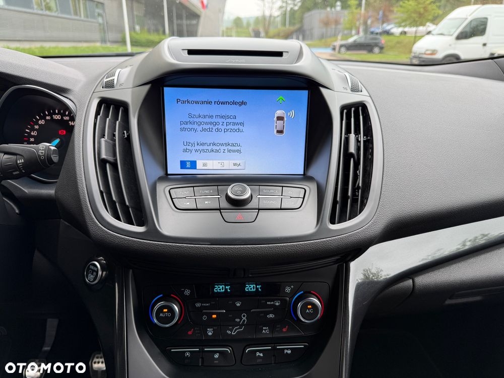 Ford Kuga 1.5 EcoBoost 2x4 ST-Line - 24