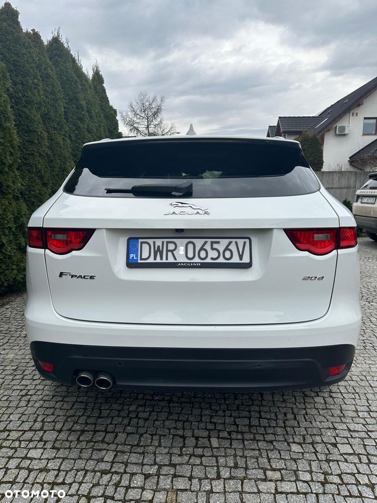 Jaguar F-Pace - 8