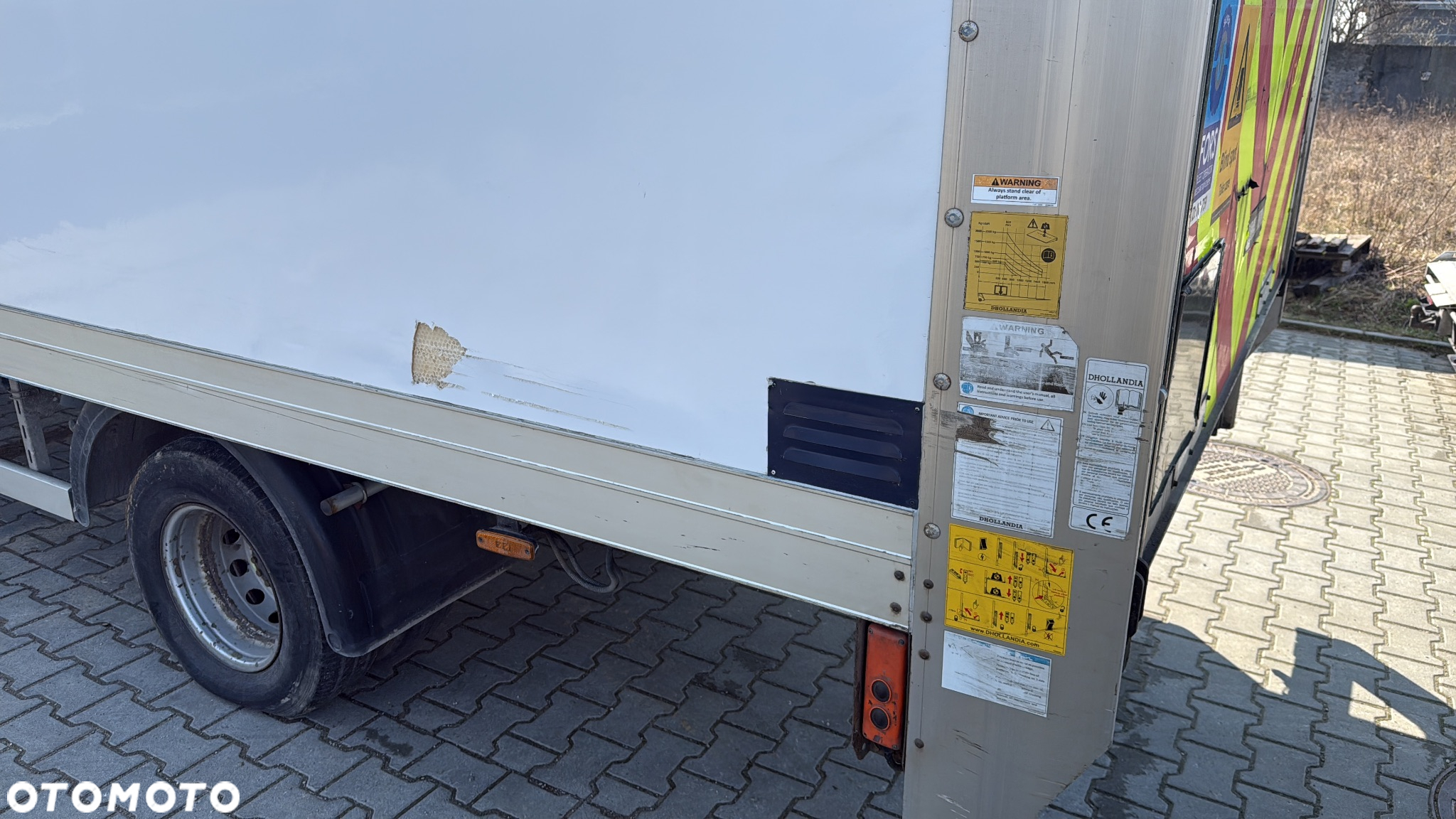 Zabudowa kontener z lekka winda DHollandia IVECO Daily 70c - 6