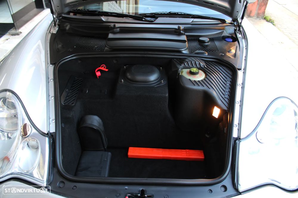 Porsche 911 (996) Turbo - 42