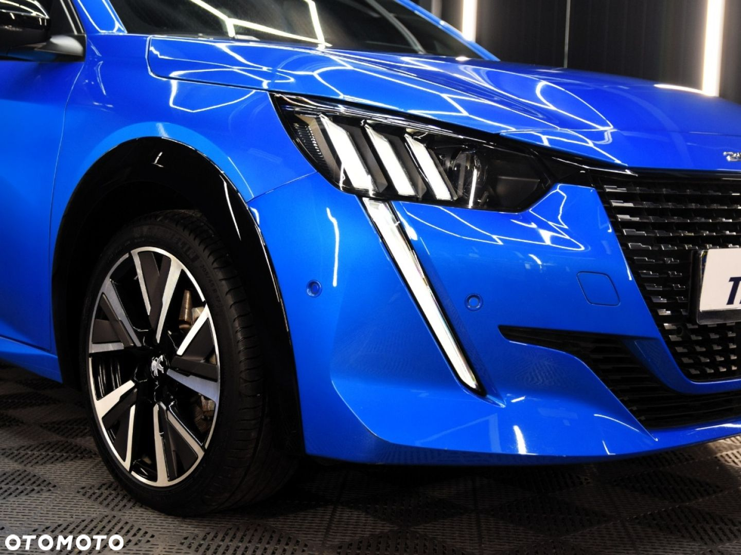 Peugeot 208 - 12