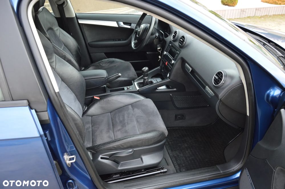 Audi A3 Sportback 2.0 TDI DPF quattro S line Sportpaket - 13