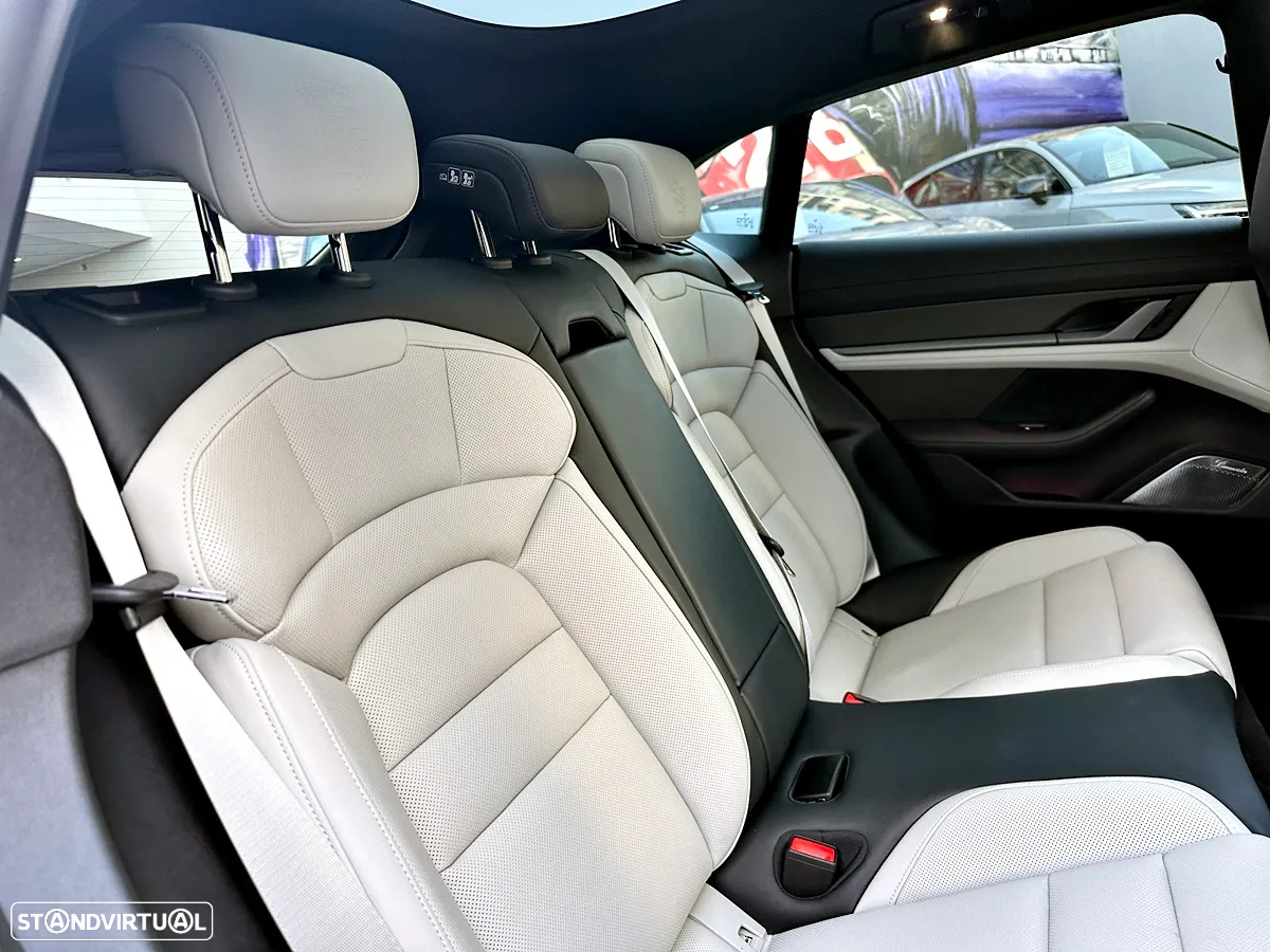 Porsche Taycan Sport Turismo Turbo S - 34