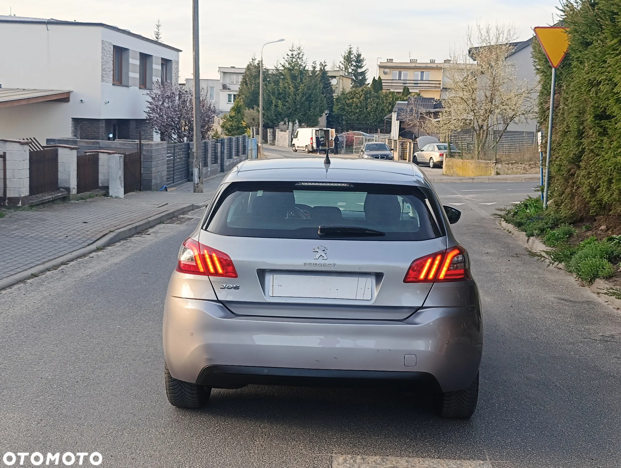Peugeot 308 1.5 BlueHDi Allure S&S EAT6 - 8