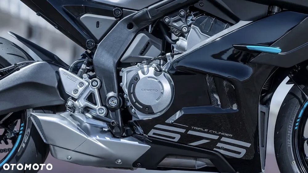 CFMoto 675SR - 4