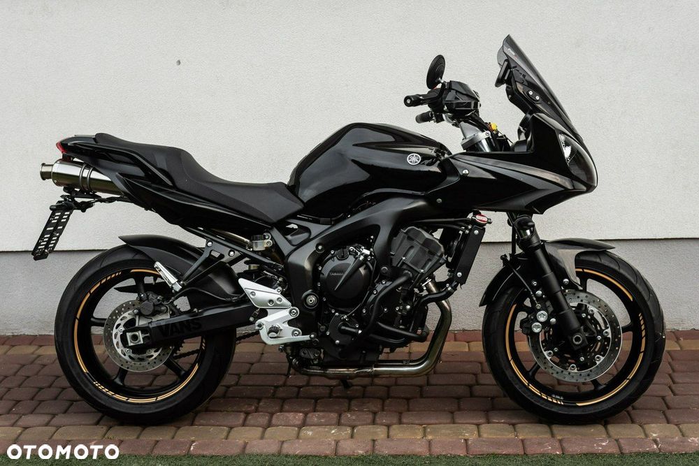 Yamaha FZ - 2