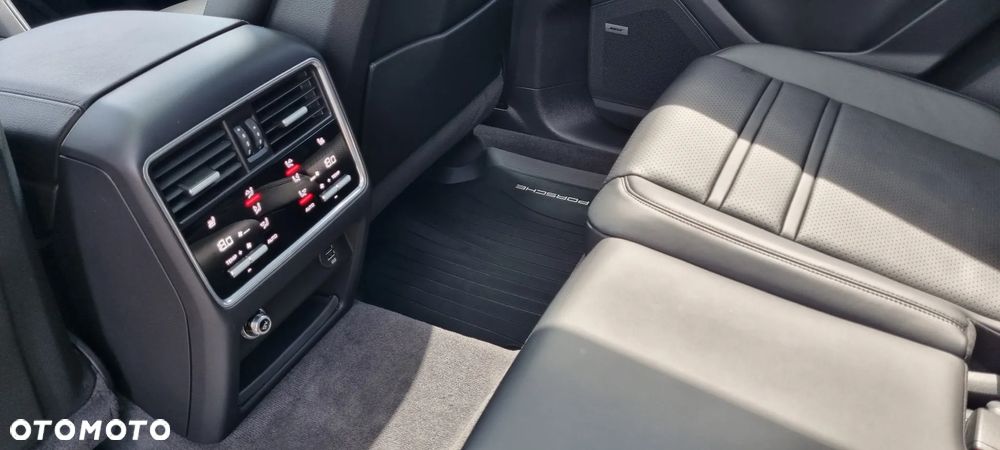 Porsche Cayenne Standard - 7