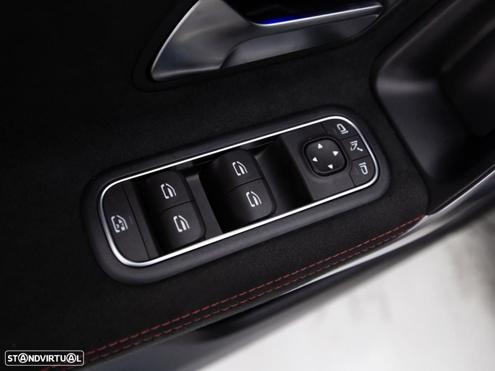 Mercedes-Benz A 250 7G-DCT AMG Line - 14