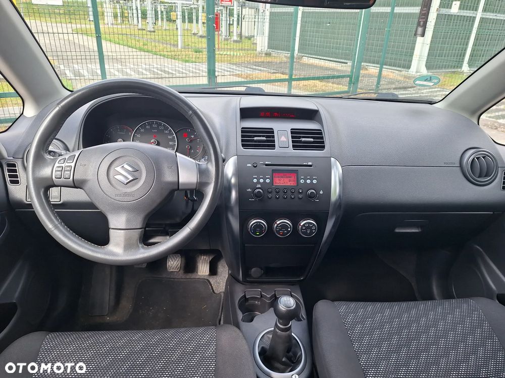 Suzuki SX4 1.6 GS / Premium - 22