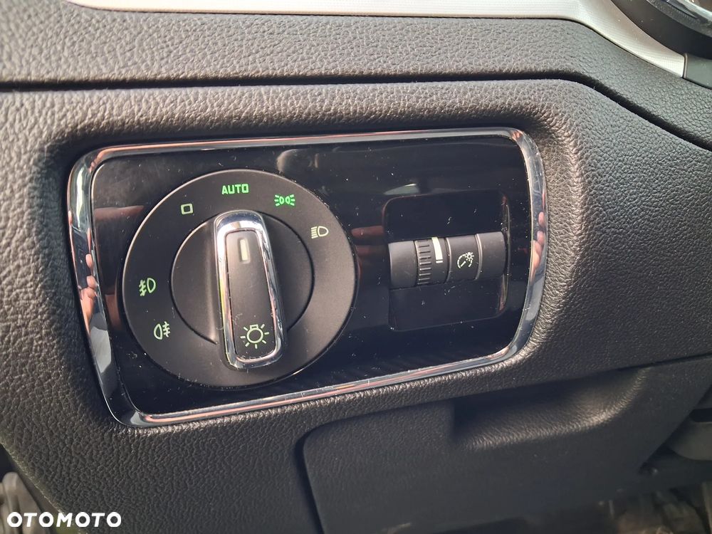 Skoda Superb 2.0 TDI Comfort DSG - 9