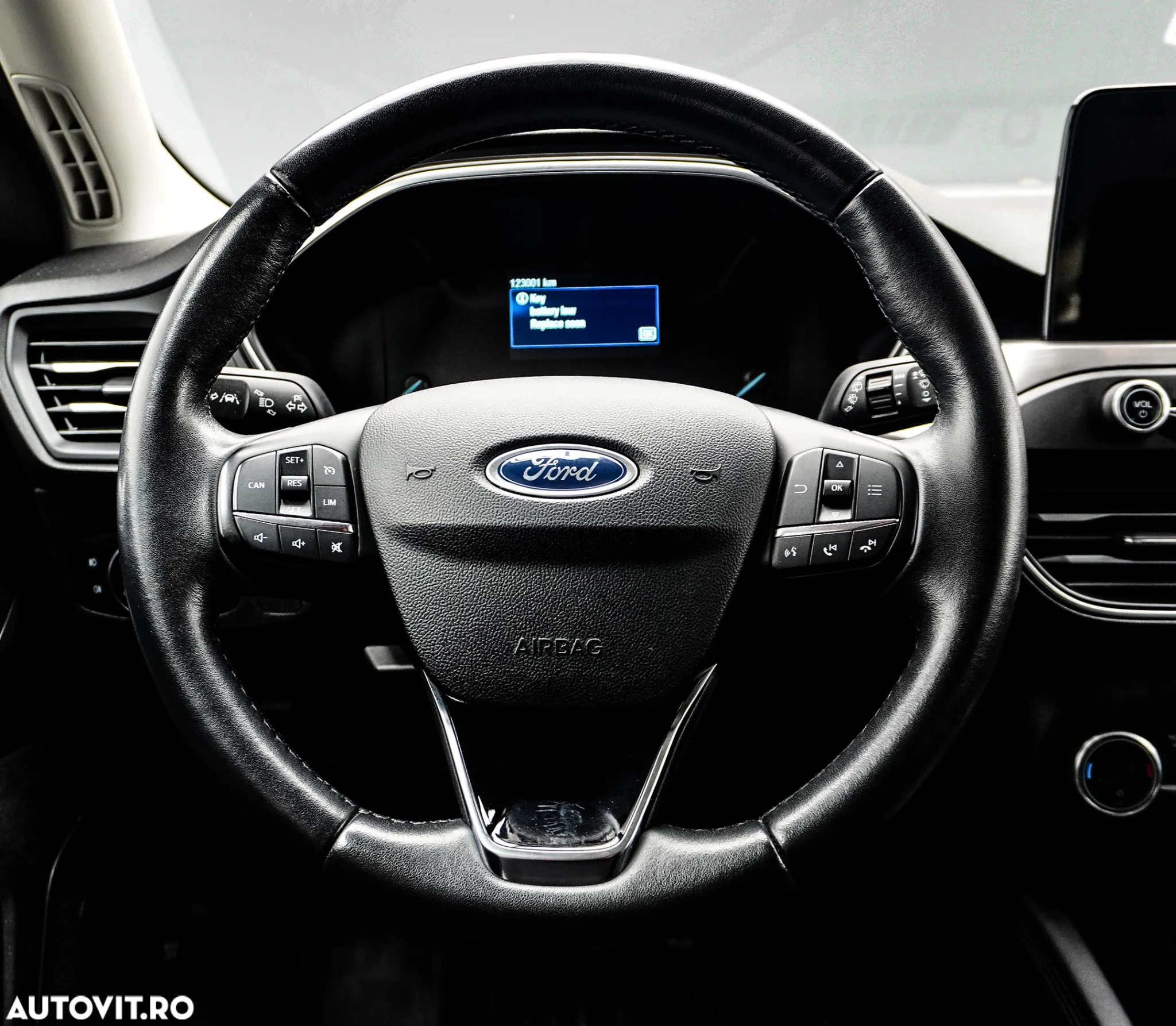 Ford Focus 1.0 EcoBoost Titanium Business - 18