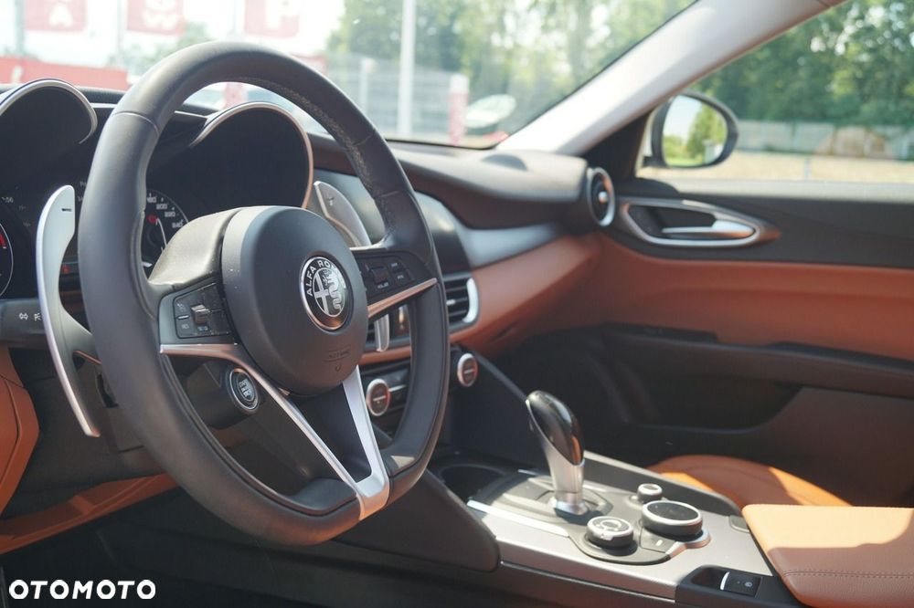 Alfa Romeo Giulia - 14