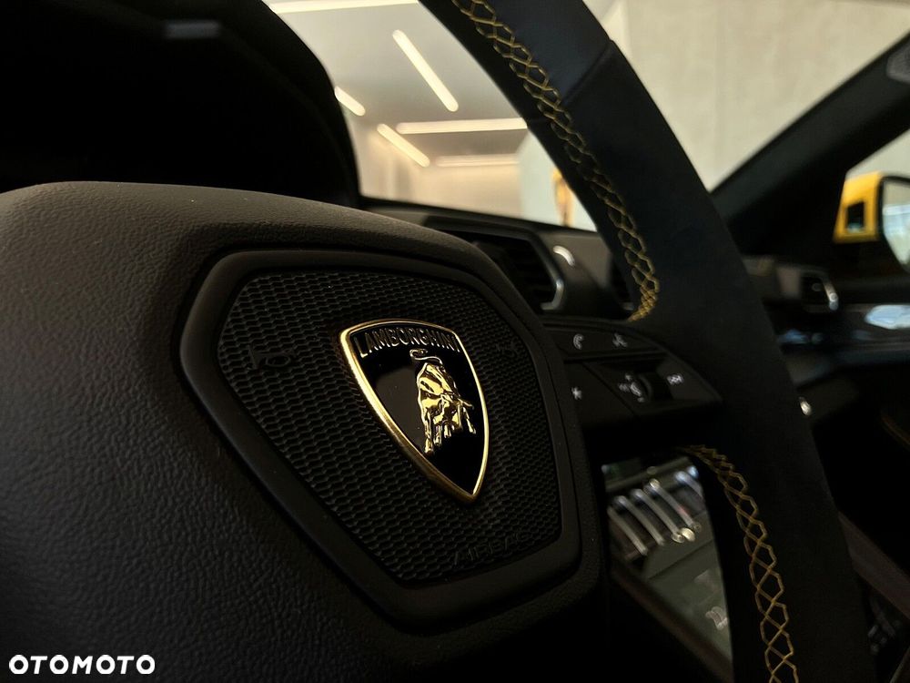 Lamborghini Urus - 22