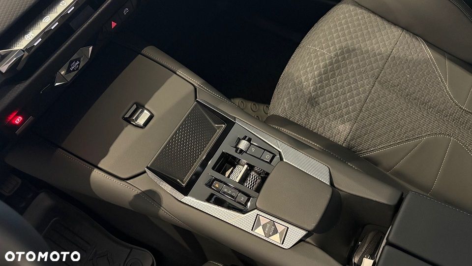DS Automobiles N°4 1.2 mHEV Pallas eDCS6 - 12