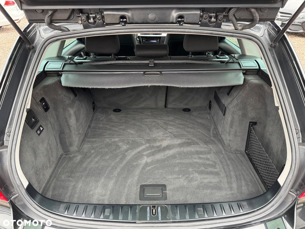 BMW Seria 3 318i - 10