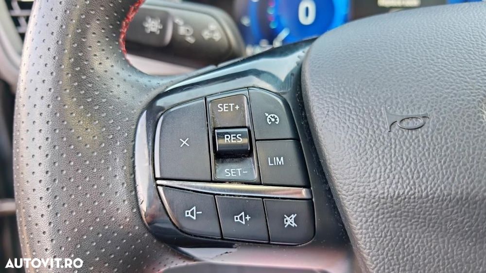 Ford Kuga - 23