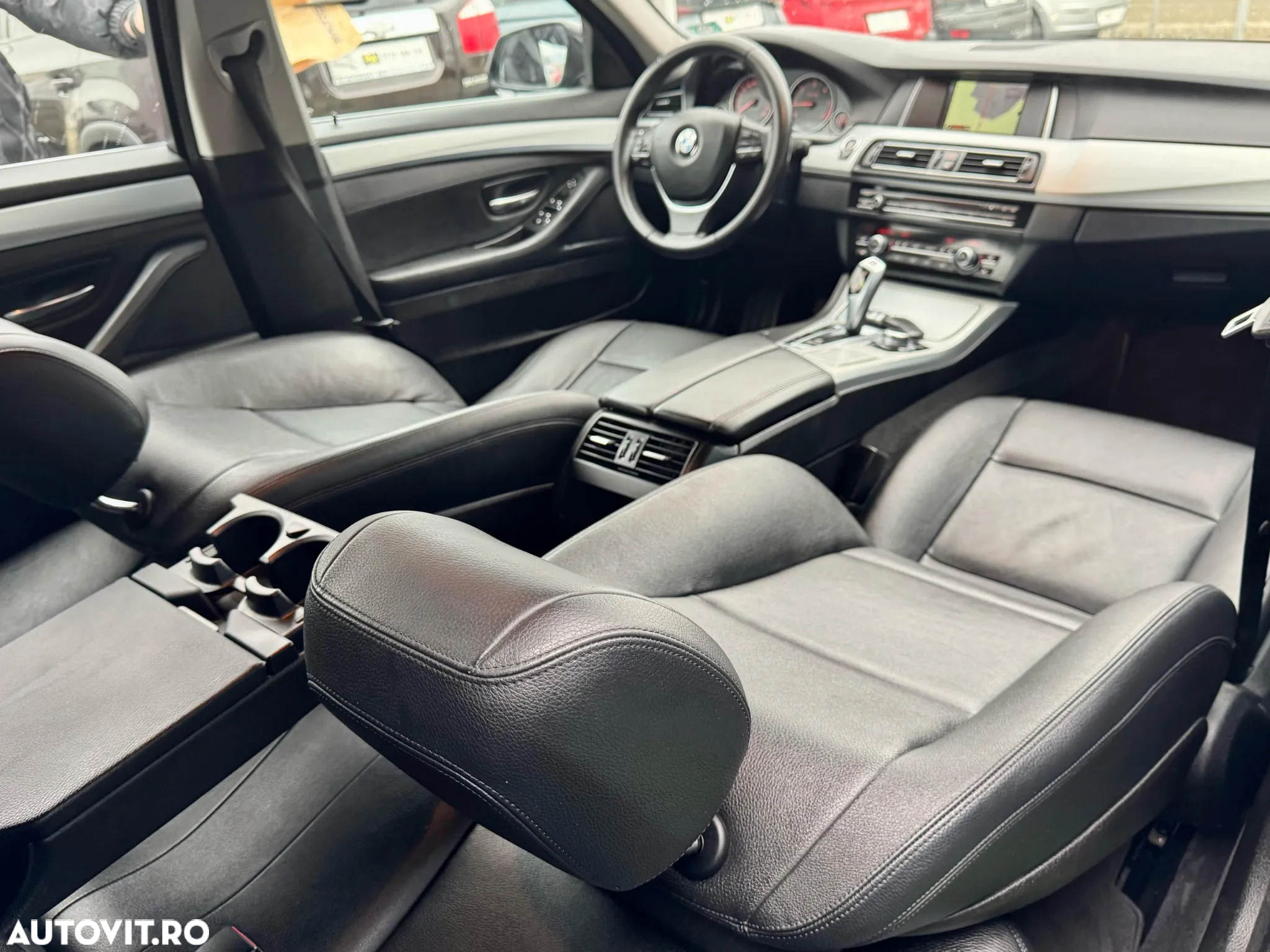 BMW Seria 5 520d Touring Aut. Luxury Line - 7