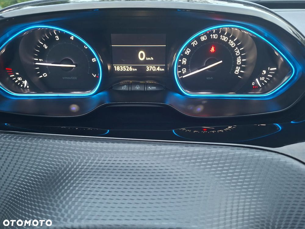 Peugeot 2008 1.6 VTi Allure - 16