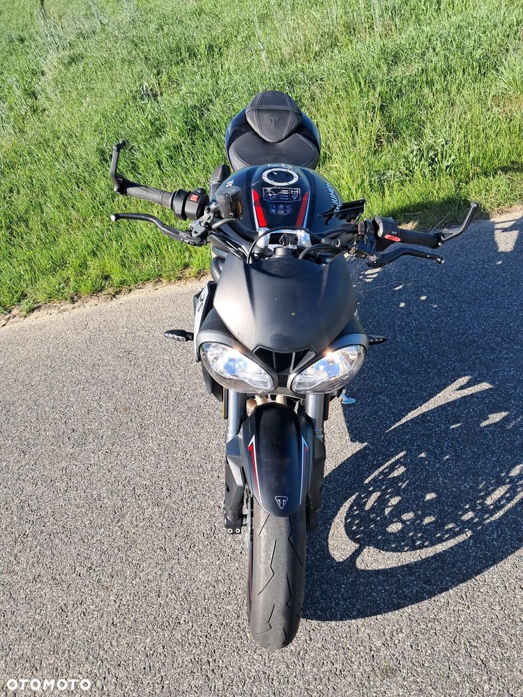 Triumph Street Triple - 11