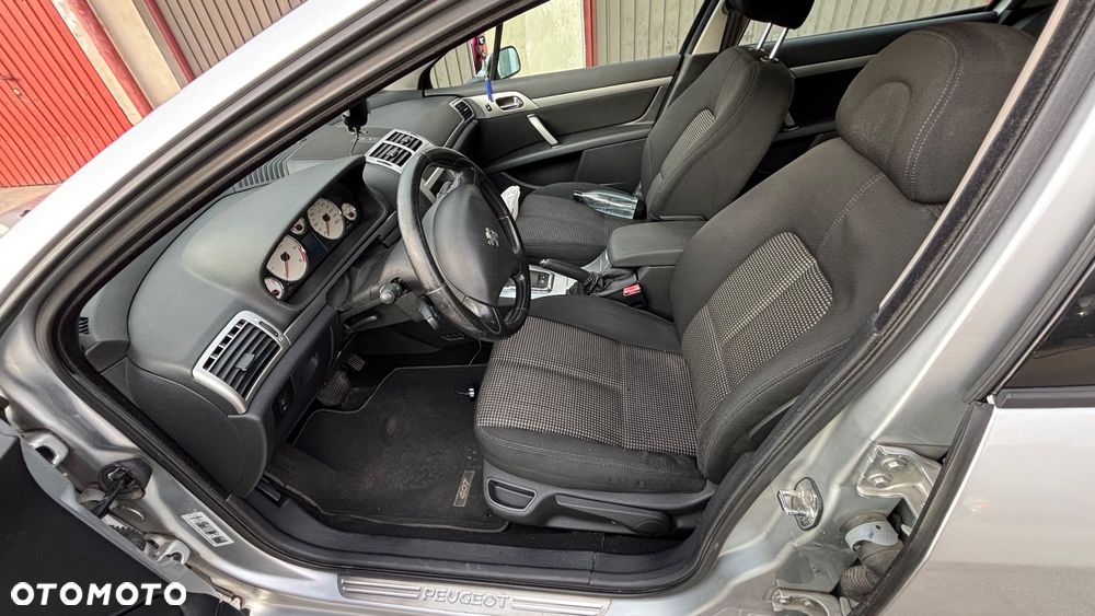 Peugeot 407 - 11