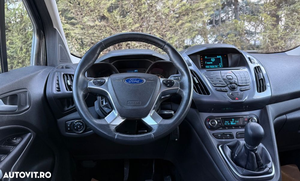 Ford Tourneo Connect 1.6 TDCi Titanium - 25