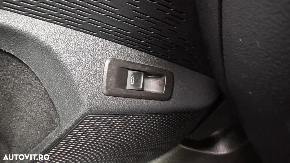 Skoda Octavia 2.0 TDI DSG Sportline - 40