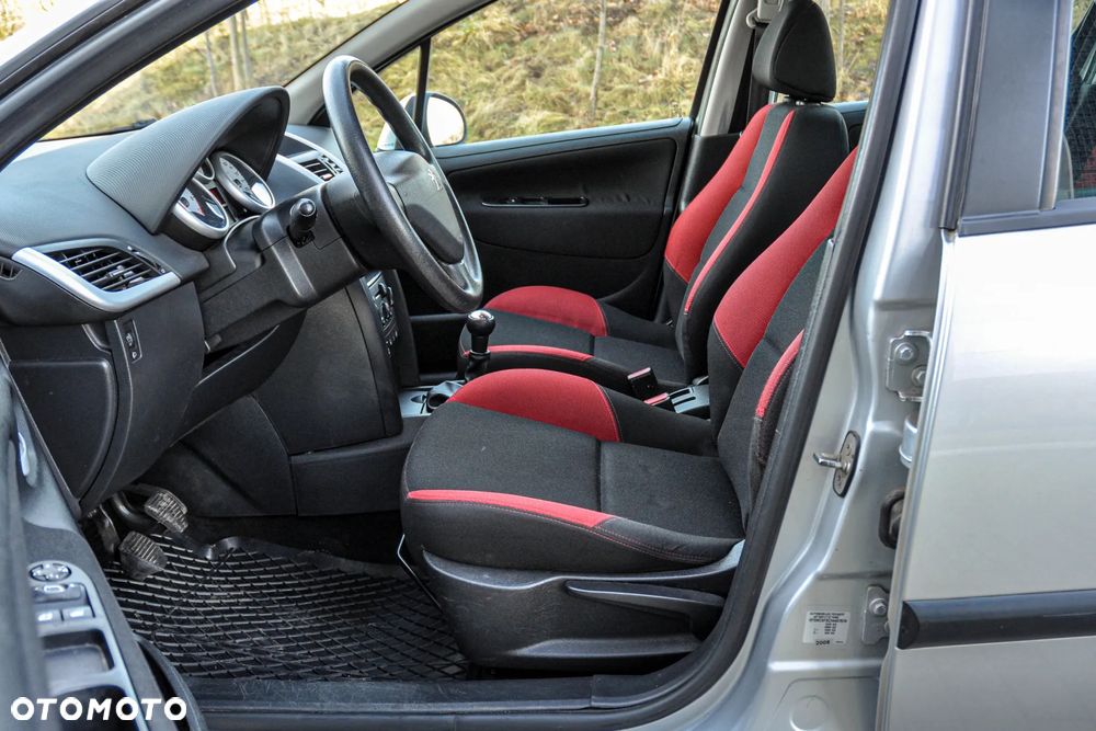 Peugeot 207 - 7