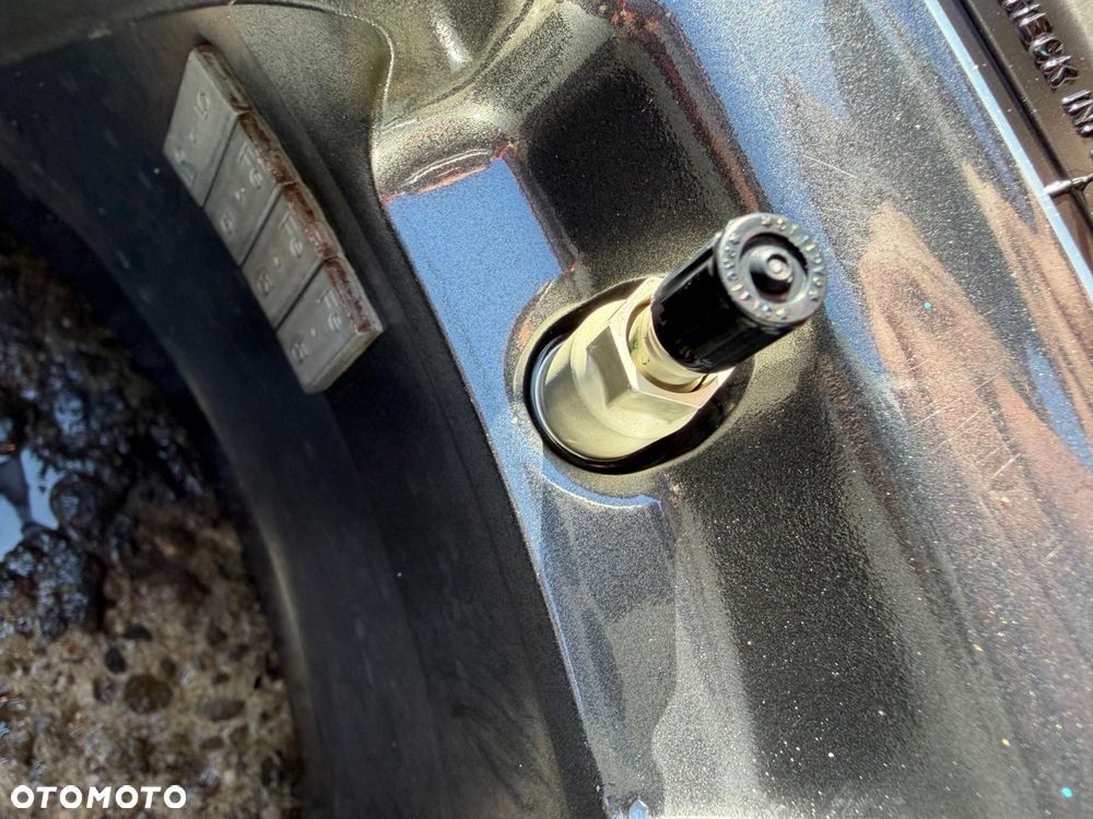 Felgi 18' koła Toyota Corolla Cross 5x114,3 18x7J ET40 centr 60,1 - 5