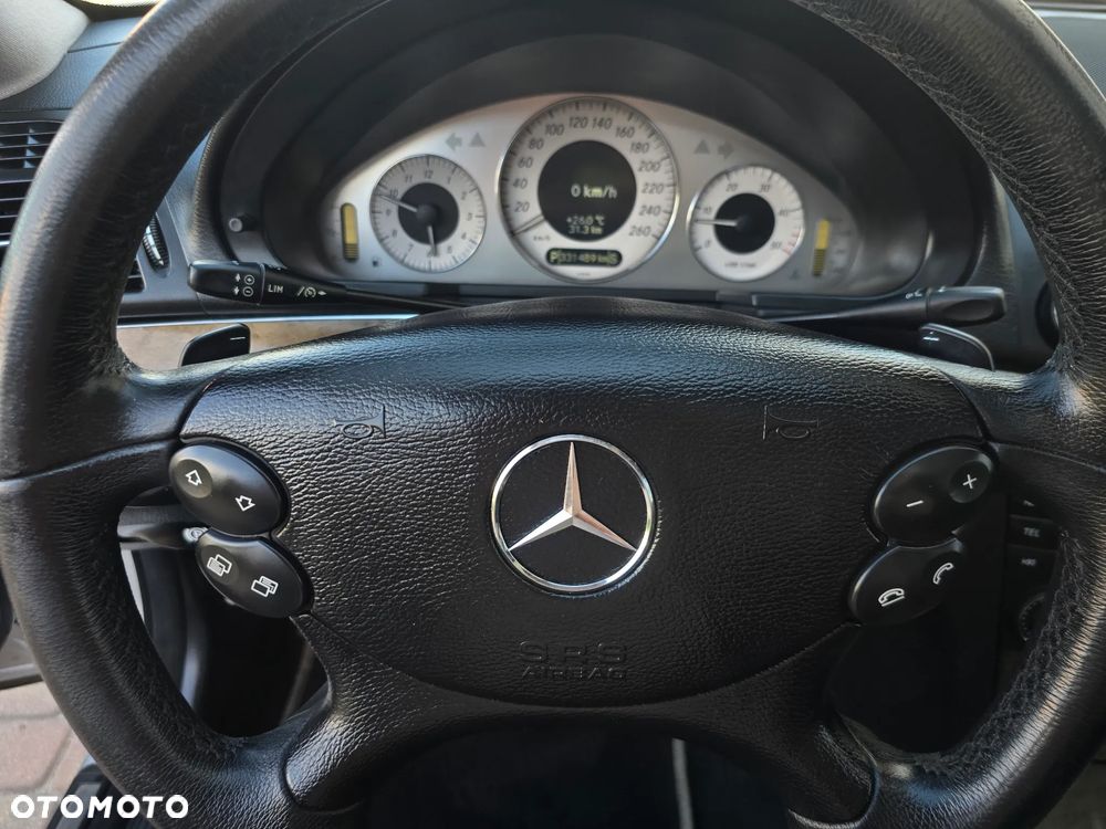 Mercedes-Benz Klasa E 320 CDI 7G-TRONIC Avantgarde DPF - 27