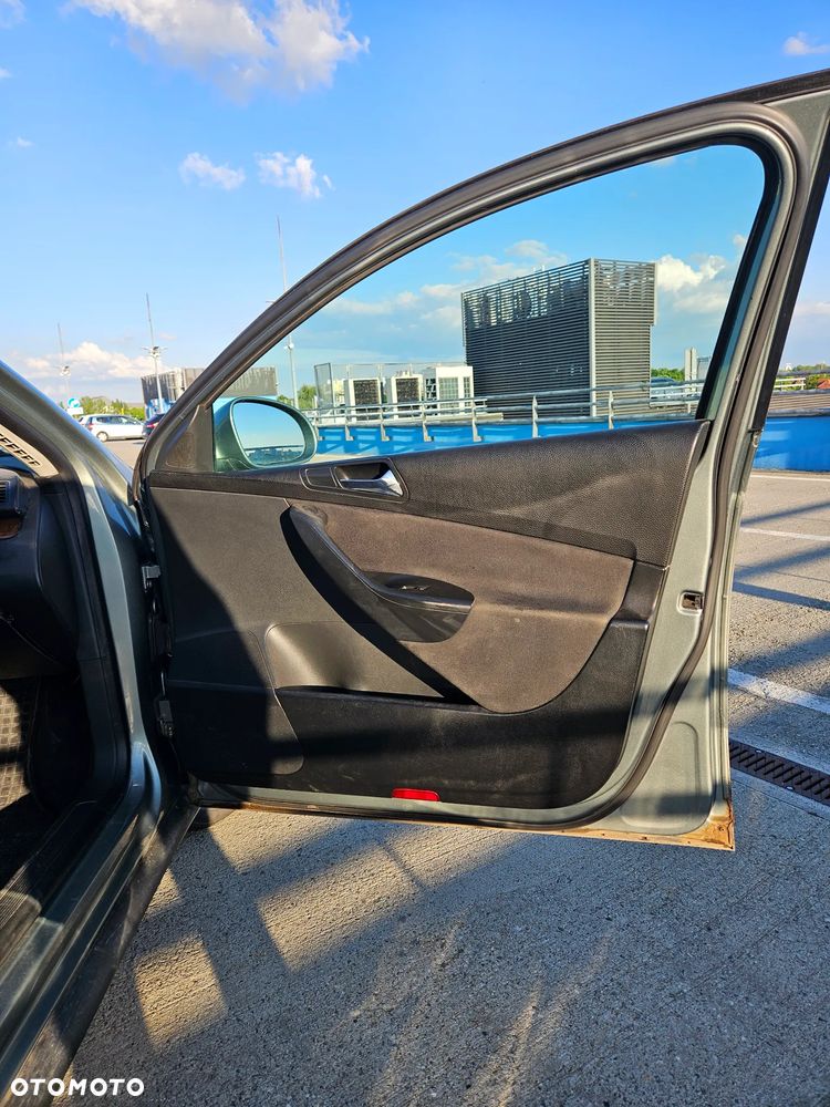 Volkswagen Passat 1.9 TDI Comfortline - 15