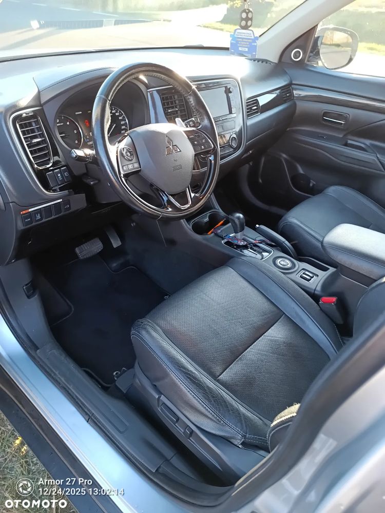Mitsubishi Outlander - 8