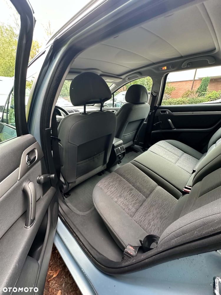Peugeot 407 - 10