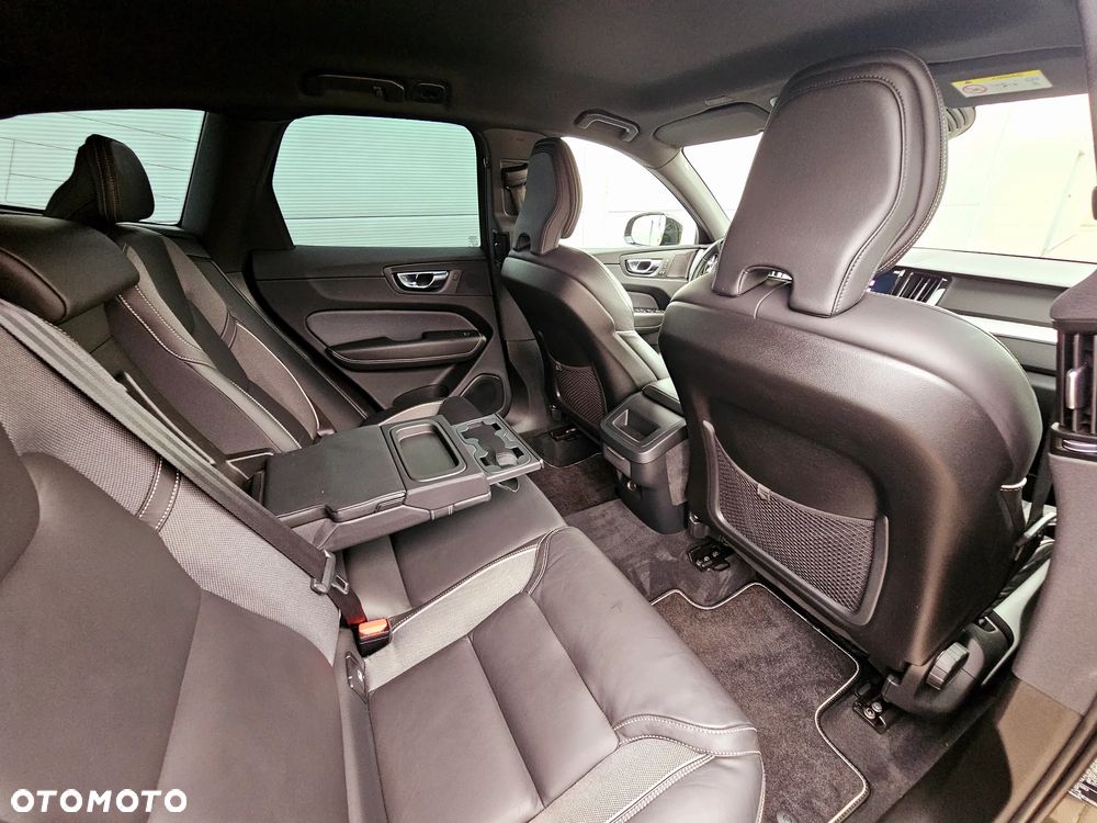 Volvo XC 60 D4 Geartronic RDesign - 31