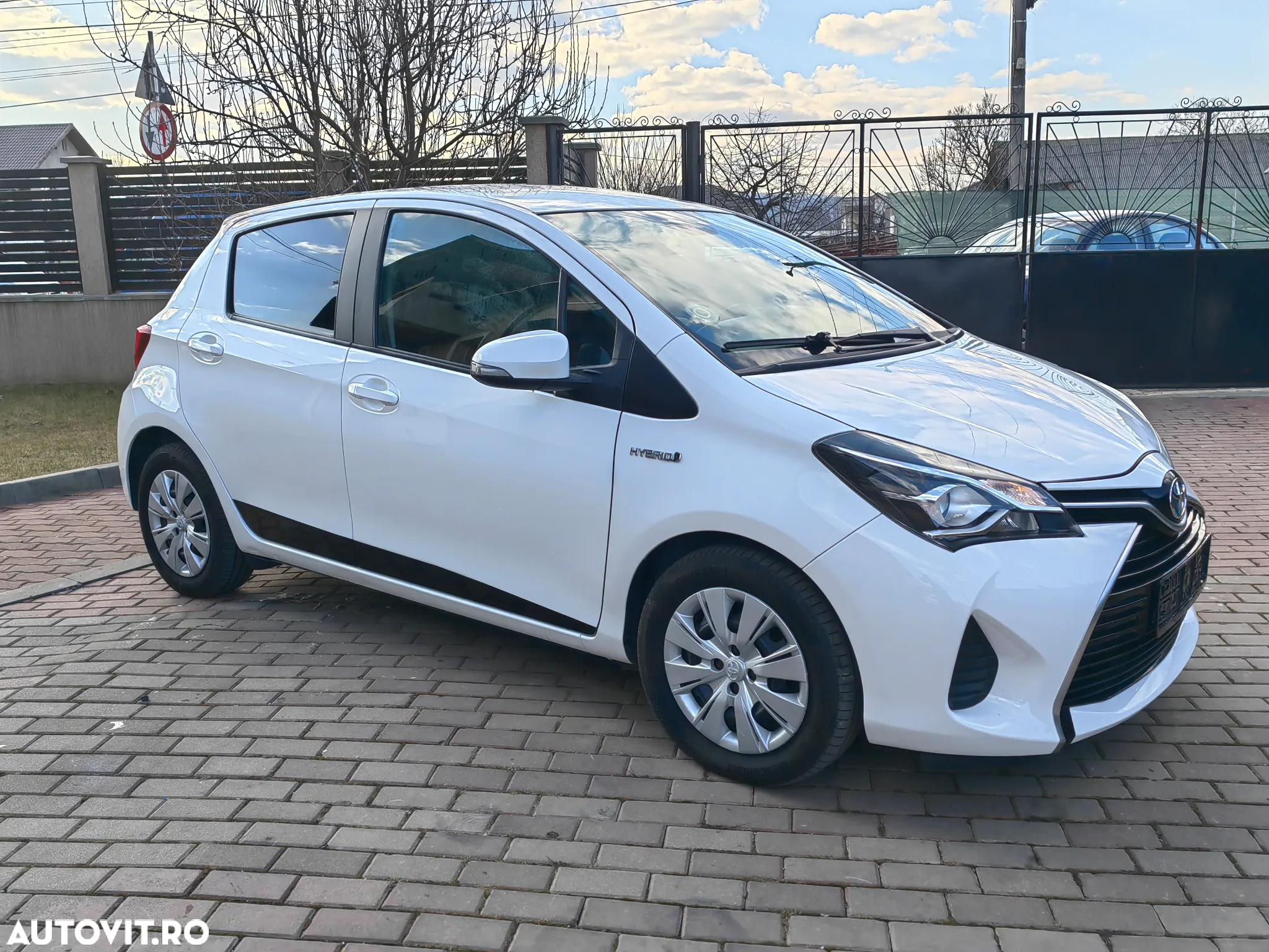 Toyota Yaris Hybrid 1.5 VVT-i Premiere Edition - 7