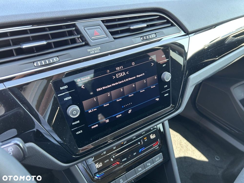 Volkswagen Touran - 17