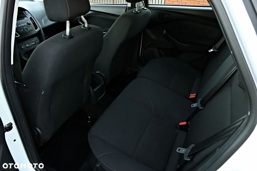 Ford Focus - 34