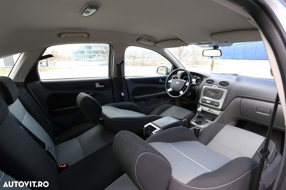 Ford Focus 1.6 TDCI Ambiente - 9