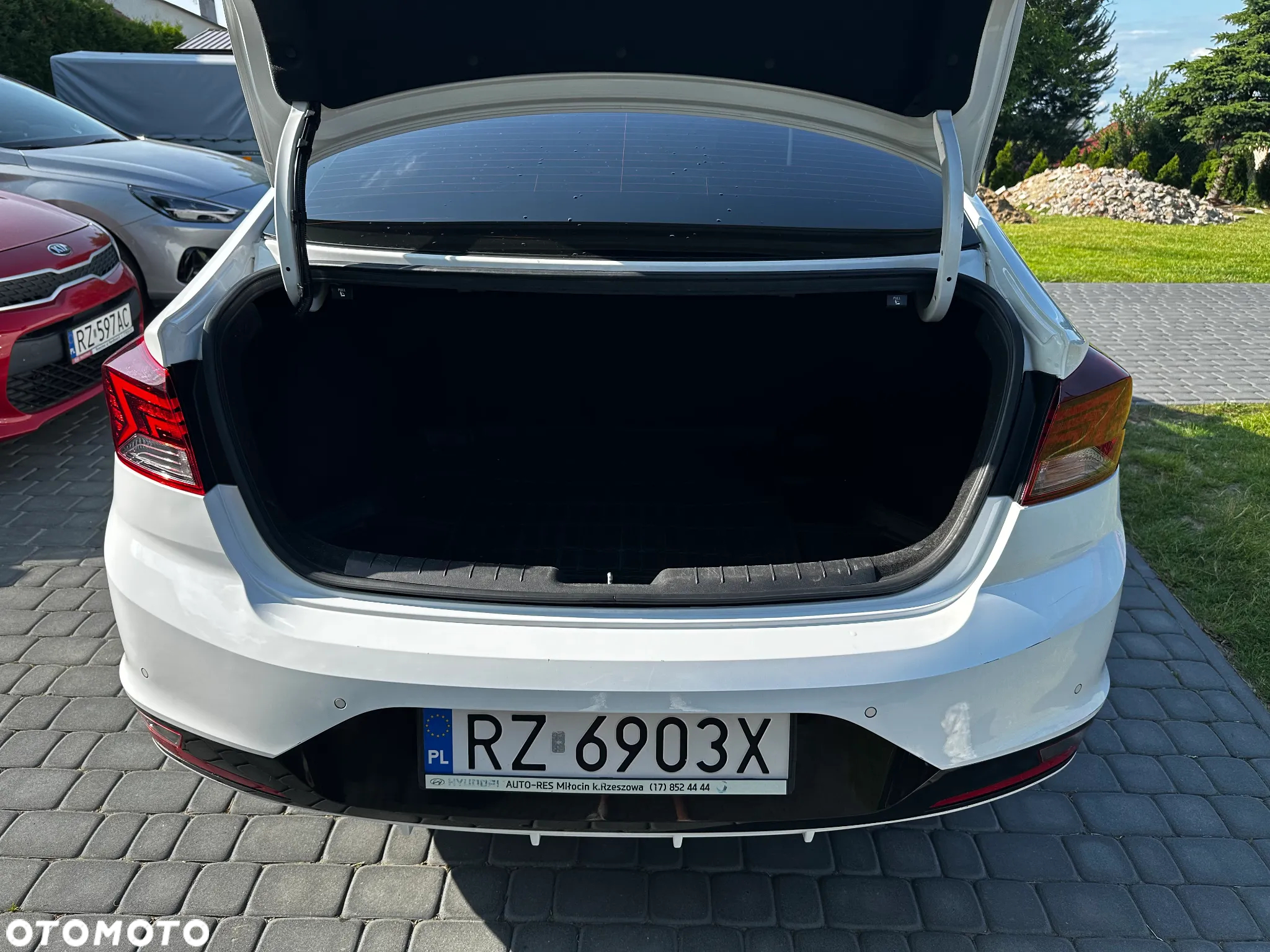 Hyundai Elantra 1.6 Style - 7